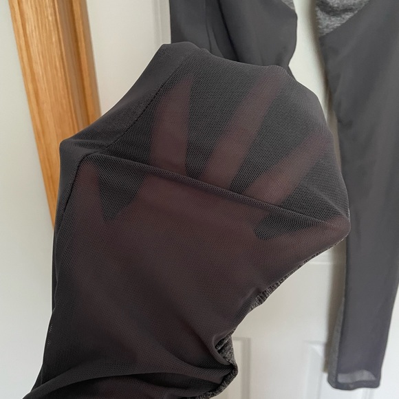 Gymshark Grey Mesh Back Leggings Size Large - Picture 7 of 9